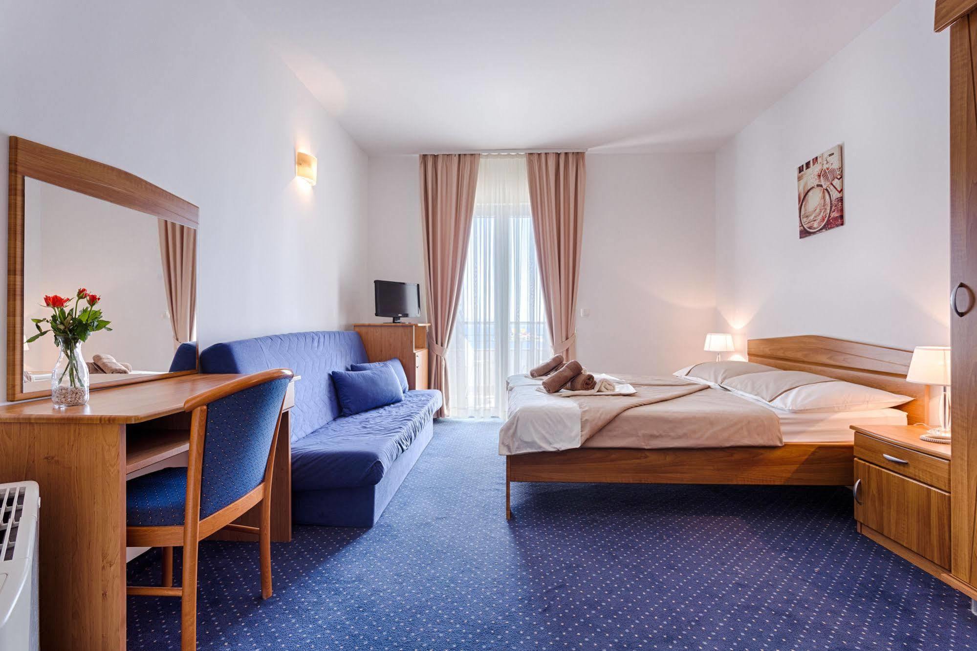Hotel Viktorija 3*